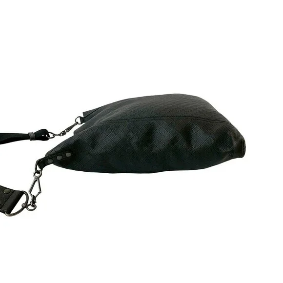 BOTTEGA VENETA Black Leather Intrecciato Shoulder Bag